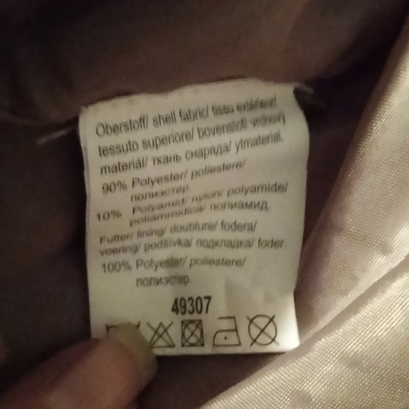 Vintage women's XL waterproof jacket. - Picture 5 of 5